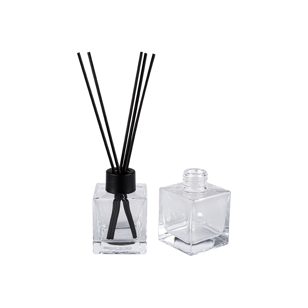 HJ-0309# Квадратная стеклянная бутылка для ароматерапии 24 мм Матовая черная пластиковая крышка Алюминиевая крышка Волокнистая наклейка